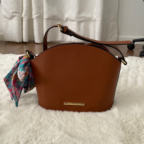 Super cute Steve Madden bag with adjustable bow that you can use as accessory! - Picture 1 of 2